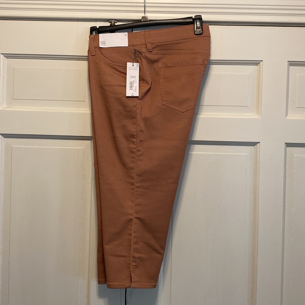 Liz Claiborne Sara Crop Mid-rose Flexi-fit slimming capris womens size 16